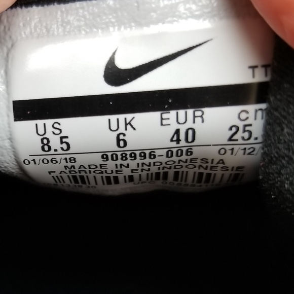 **Sold New Nike Flex Experience Run 7 - Picture 7 of 7